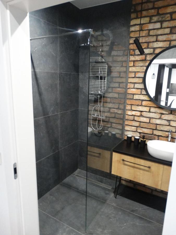 Black&White Apartment Bis - Male Garbary 8 Poznań Exterior foto