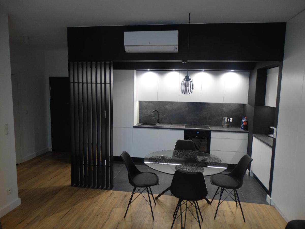 Black&White Apartment Bis - Male Garbary 8 Poznań Exterior foto